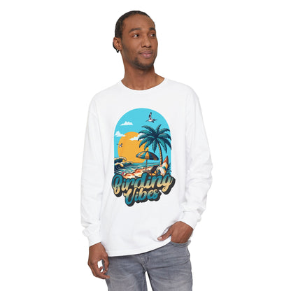 Finding Vibes Long Sleeve T-Shirt - Relaxed Beach Vibe for Vacation Lovers