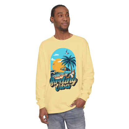 Finding Vibes Long Sleeve T-Shirt - Relaxed Beach Vibe for Vacation Lovers