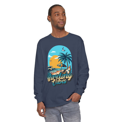 Finding Vibes Long Sleeve T-Shirt - Relaxed Beach Vibe for Vacation Lovers
